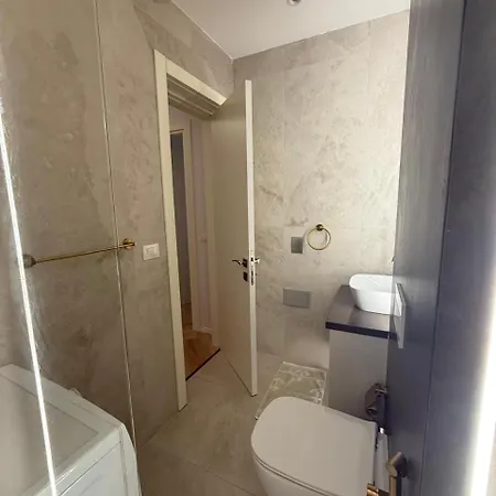 Ajmare Valamar *